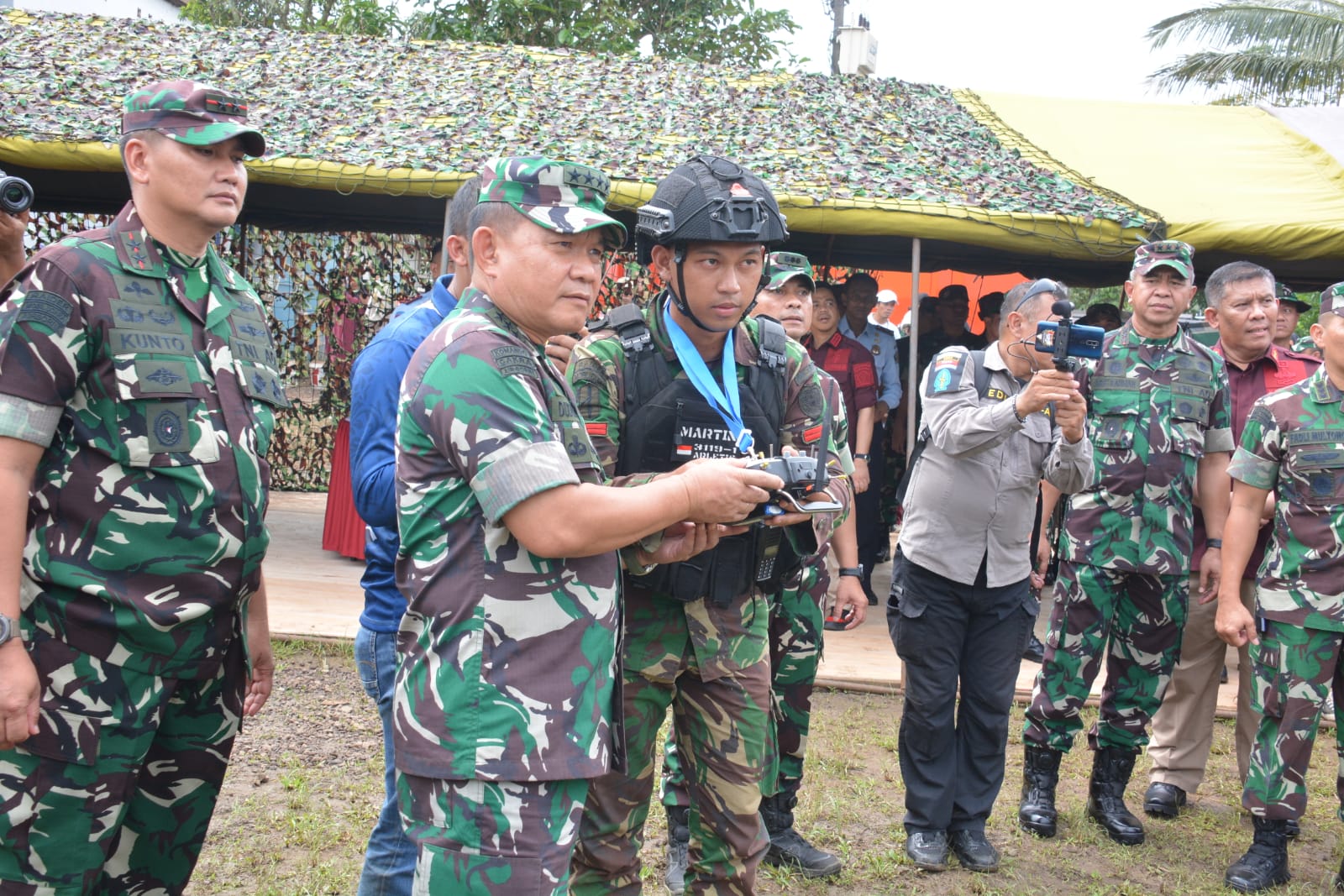KASAD Dudung Abdurachman Tinjau Latihan Pra Tugas Yonif 310/KK