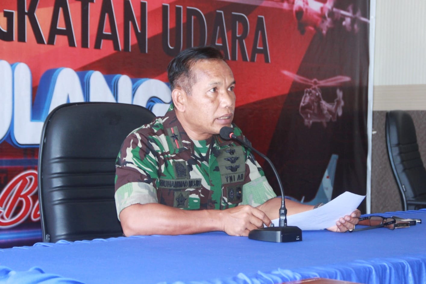 Danlanud Sam Ratulangi Marsma TNI Muhammad Mujib, memimpin rapat evaluasi proses hibah tanah dari Provinsi Sulawesi Utara