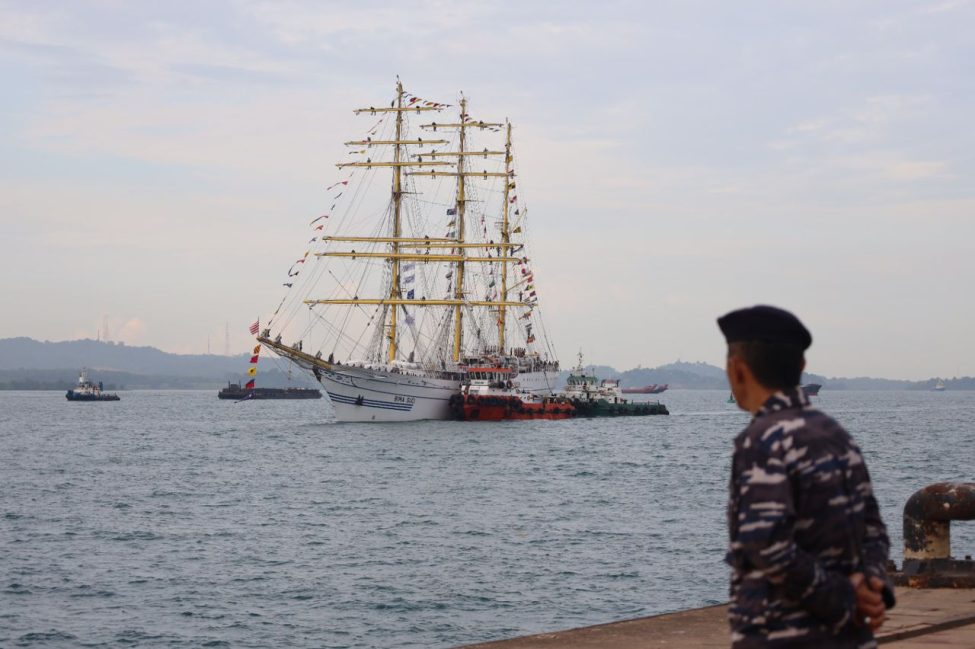 KRI Bima Suci Singgah di Dermaga Batu Ampar Batam, Kamis (6/4/2023). Foto: indomaritim.com/TNI AL