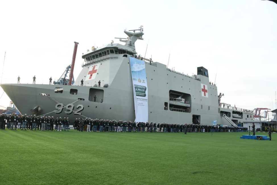 KRI dr. Radjiman Wedyodiningrat-992 di Dermaga Kolinlamil Jakarta, Kamis (6/4/2023)