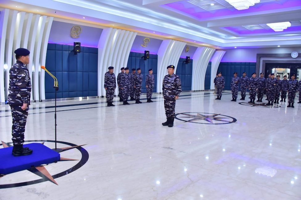 Kasal Terima Pelaporan Kenaikan Pangkat 16 Perwira Tinggi TNI AL