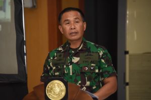 Komandan Kodiklatal Letjen TNI Marinir Suhartono menyampaikan apresiasi pada kegiatan sosialisasi pemadanan NIK-NPWP dan pelaporan SPT tahunan pegawai di Gedung Mulyadi, Kodiklatal, Bumimoro Surabaya, Senin, (13/3/2023).