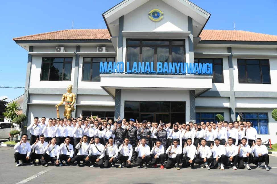 Lanal Banyuwangi Berangkatkan Pemuda Pemudi Terbaik Menuju Panda Lantamal V Surabaya