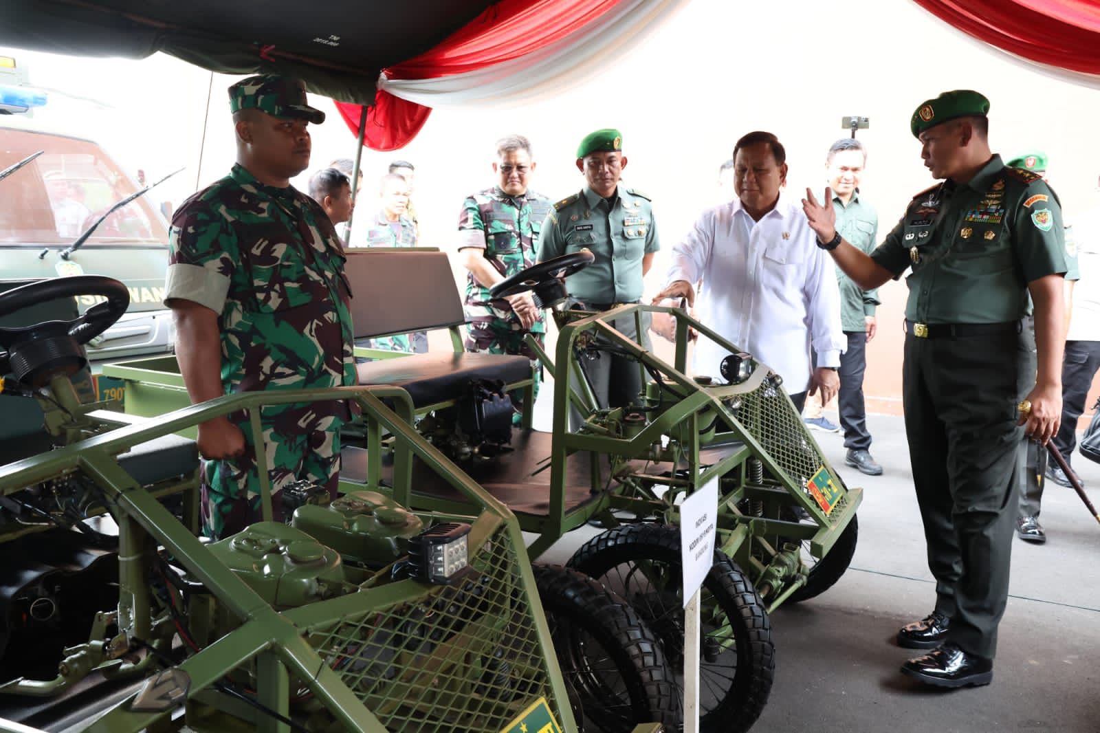 Menhan Prabowo Kunjungi Pameran Inovasi Teknologi di Kodam III/ Siliwangi, Selasa (14/3/2023)