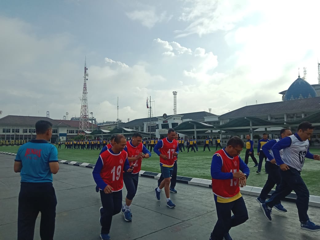 Perwira jajaran Kolinlamil olahrga di Mako Kolinlamil, Kamis (1/3/2023)