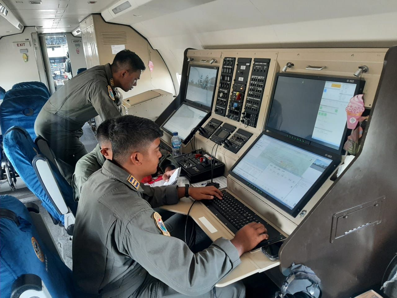 Pesawat udara TNI AL menemukan kapal KM Vivie Rae II yang mengalami mati mesin di Perairan Arafuru, Minggu (5/3/2023)