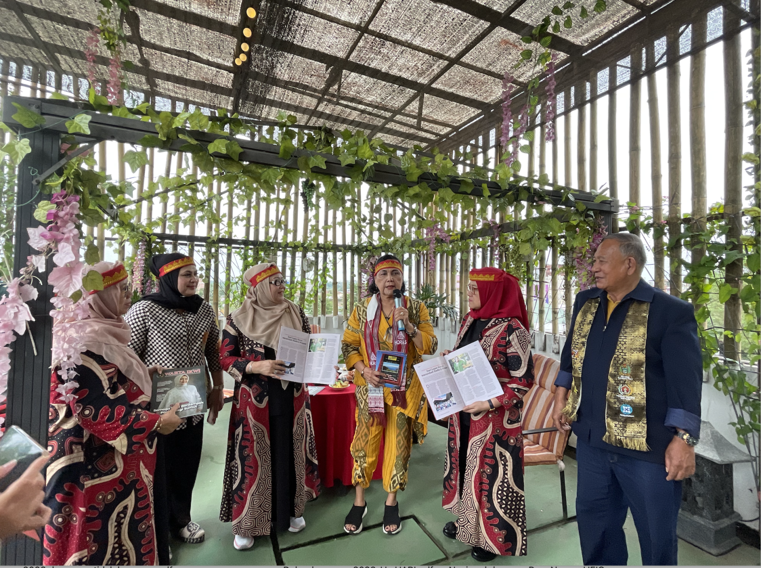 Sambut Hari Pers Nasional, IKWI Pusat Kunjungi Tokoh Pers Wanita di Binjai, Senin (6/2/2023). Foto: Hesti