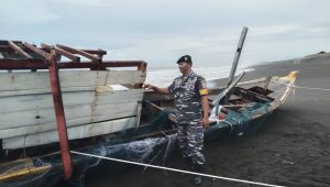 Seorang Nelayan Asal Banten Hilang, TNI AL Temukan di Pantai Pangkalan Desa Mandala