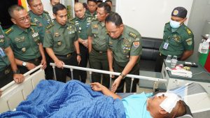 Wakasad Jenguk Kru Helikopter Bell 412 EP di RS Dustira