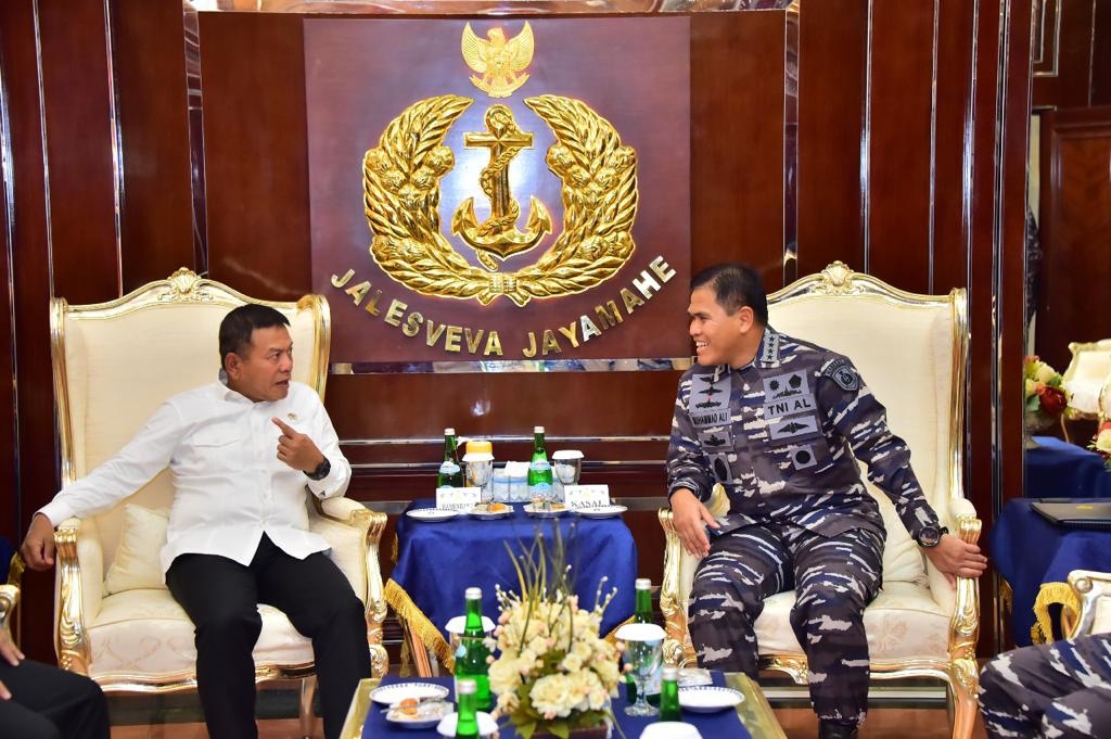 Wamenhan Bertemu Kasal Bahas Program Peningkatan Penggunaan Produk Dalam Negeri di Mabes AL, Jakarta Timur, Jumat, 13/1/2023