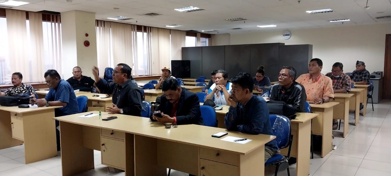 Para Wartawan anggota PWI Jaya mengikuti kuliah umum Sekolah Tinggi Hukum di Jakarta, Sabtu (25/3/2023. Foto: indomaritim.com/Tb Adhi