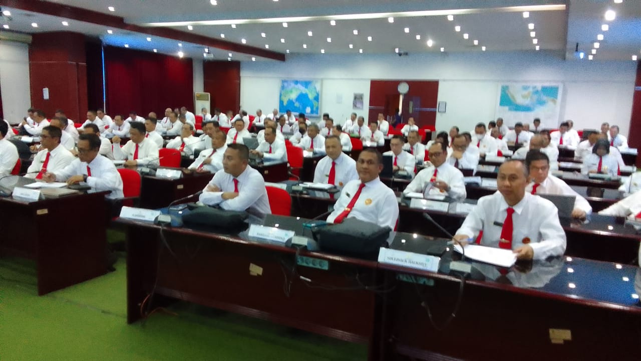 Peserta Program Pendidikan Reguler Angkatan (PPRA) LXV Lemhannas RI Tahun 2023 mengikuti kuliah di Gedung Dwi Warna Lemahnanas, Jakarta, 12 April 2023. Foto Indomaritim/Zakir