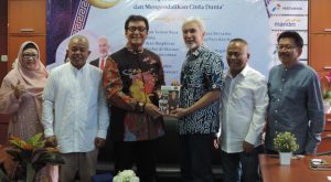 Rahmat Shah dalam acara Harmoni Ramadhan di Jakarta, Rabu (12/4/23) Ketua Umum PWI Atal S Depari, Ketua IKWI Pusat, Indah Kirana, Ustadz Adiwarman Karim, dan Yulian Warman. Foto: indomaritim/AKR