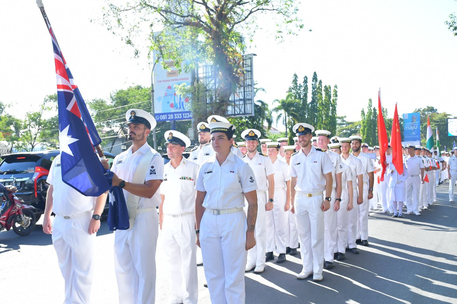 Parade Kota di Acara Multilateral Naval Exercise Komodo Memukau Masyarakat Makassar
