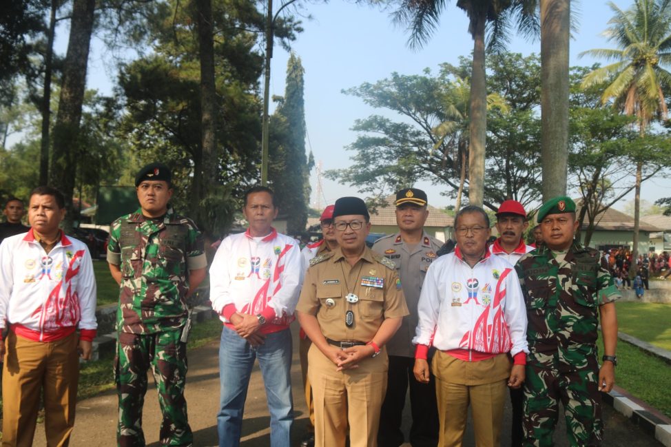 Yonif Raider 300/Brajawijaya Dukung Pelaksanaan Pekan Kreativitas SD Se-Kabupaten Cianjur, Selasa (14/3/2023)