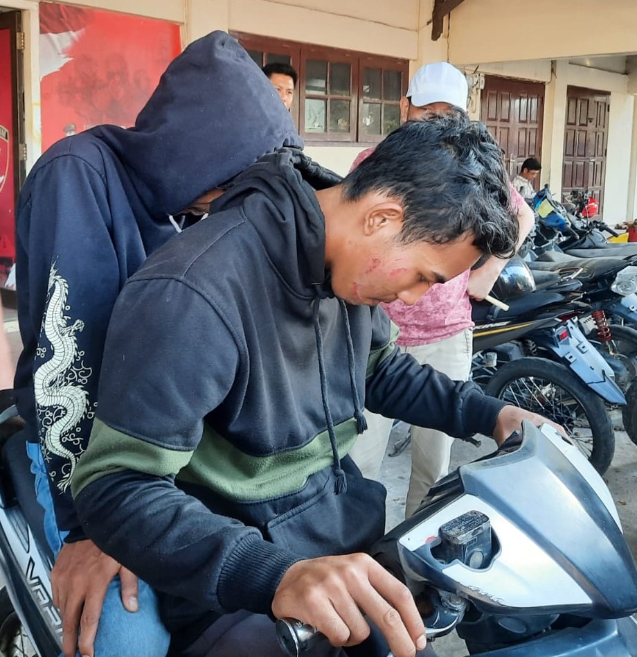 Pencuri dan penyiksa anjing ditangkap polisi. Foto: indomaritim.com/Syah