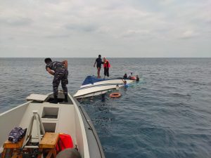 Prajuriti TNI AL selamatkan Bupati Morowali yang mengalami Kecelakaan Laut
